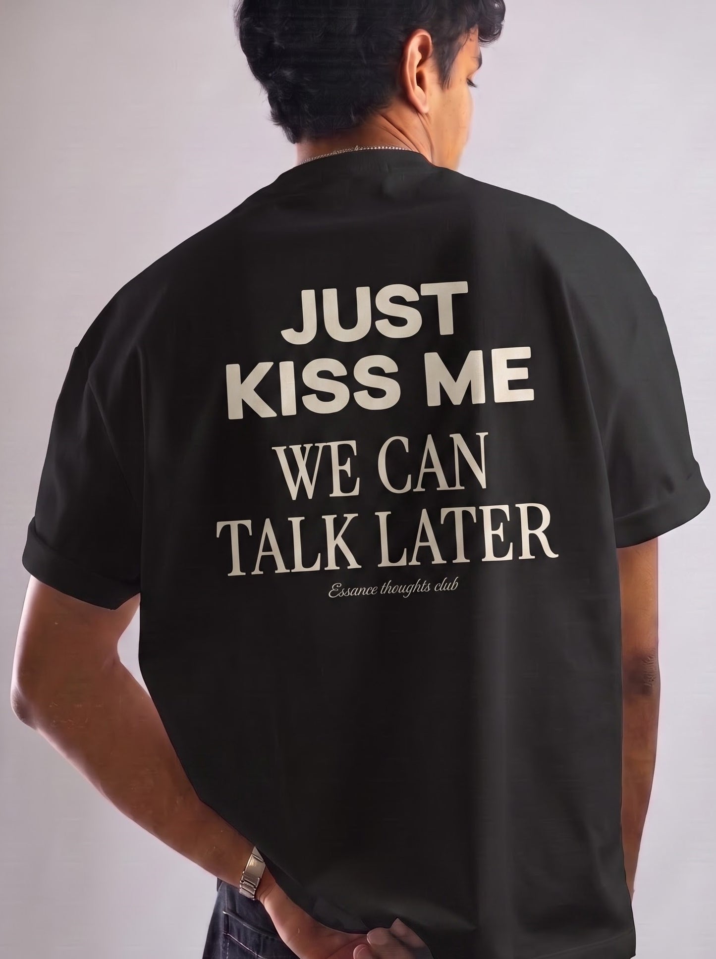 KISS ME TEE - BLACK