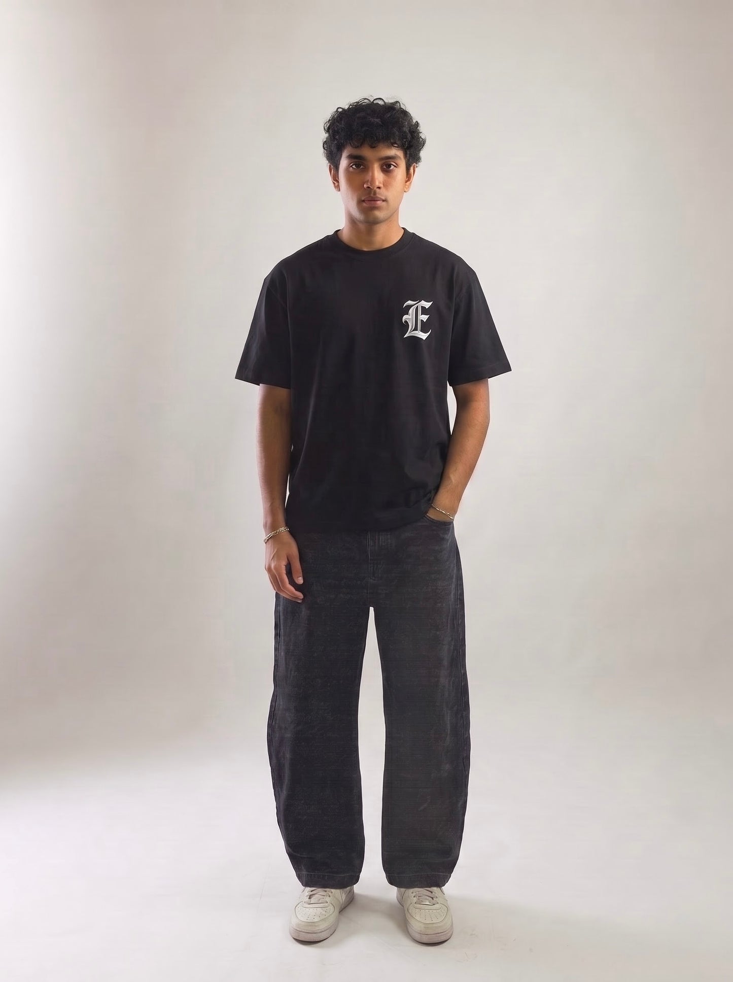 TIGER TEE IN BLACK